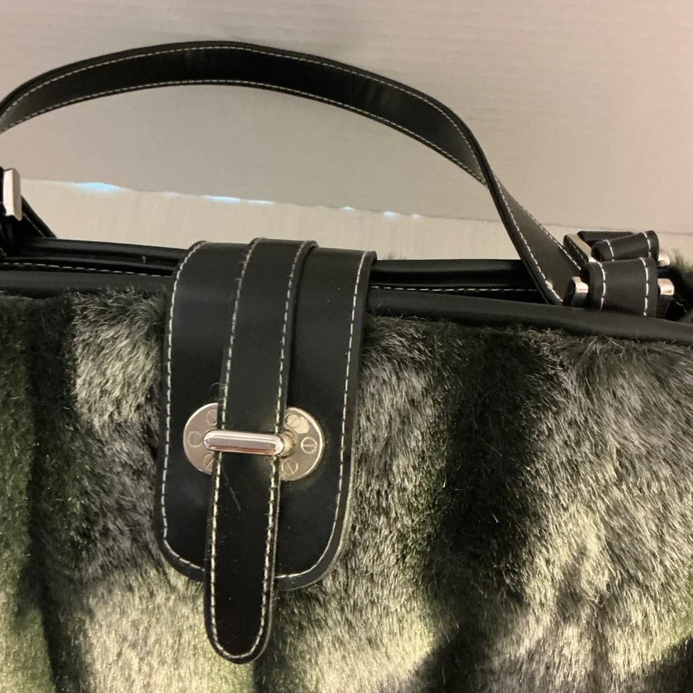 Vintage Faux Fur Handbag with faux leather Frame.  Gray and Black - Picture 3 of 9